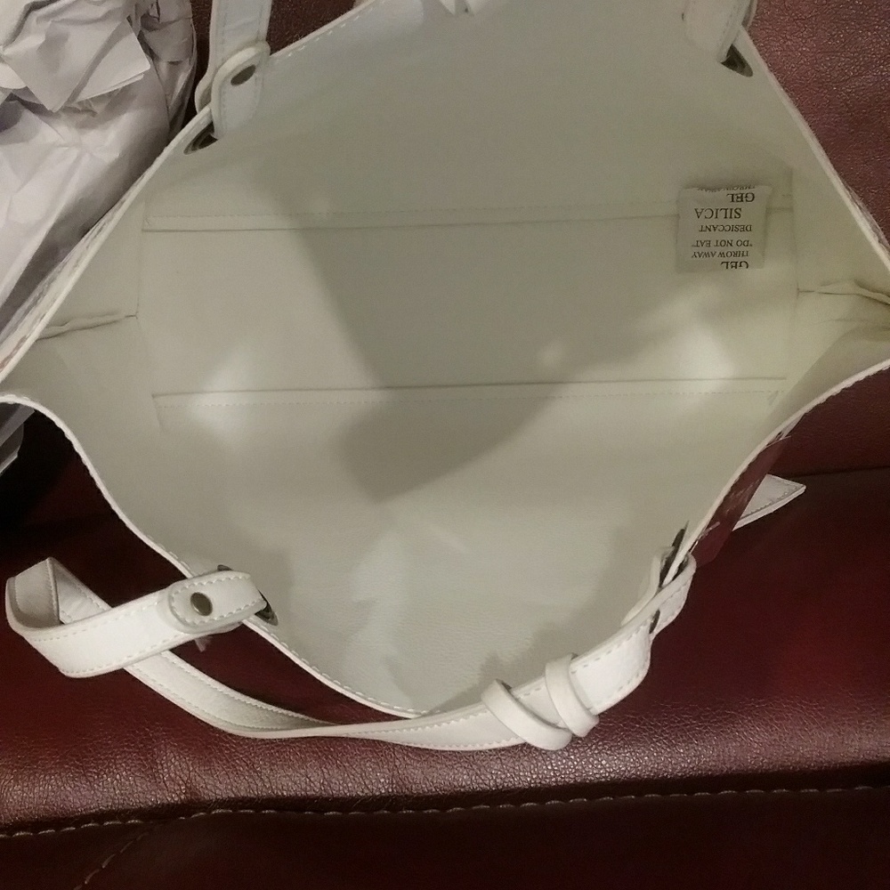 NWT Carlos Santana White Floral Tote Final Price - Picture 3 of 3